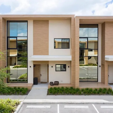 Luxury 4 Bedroom Home Close To Disney 7487